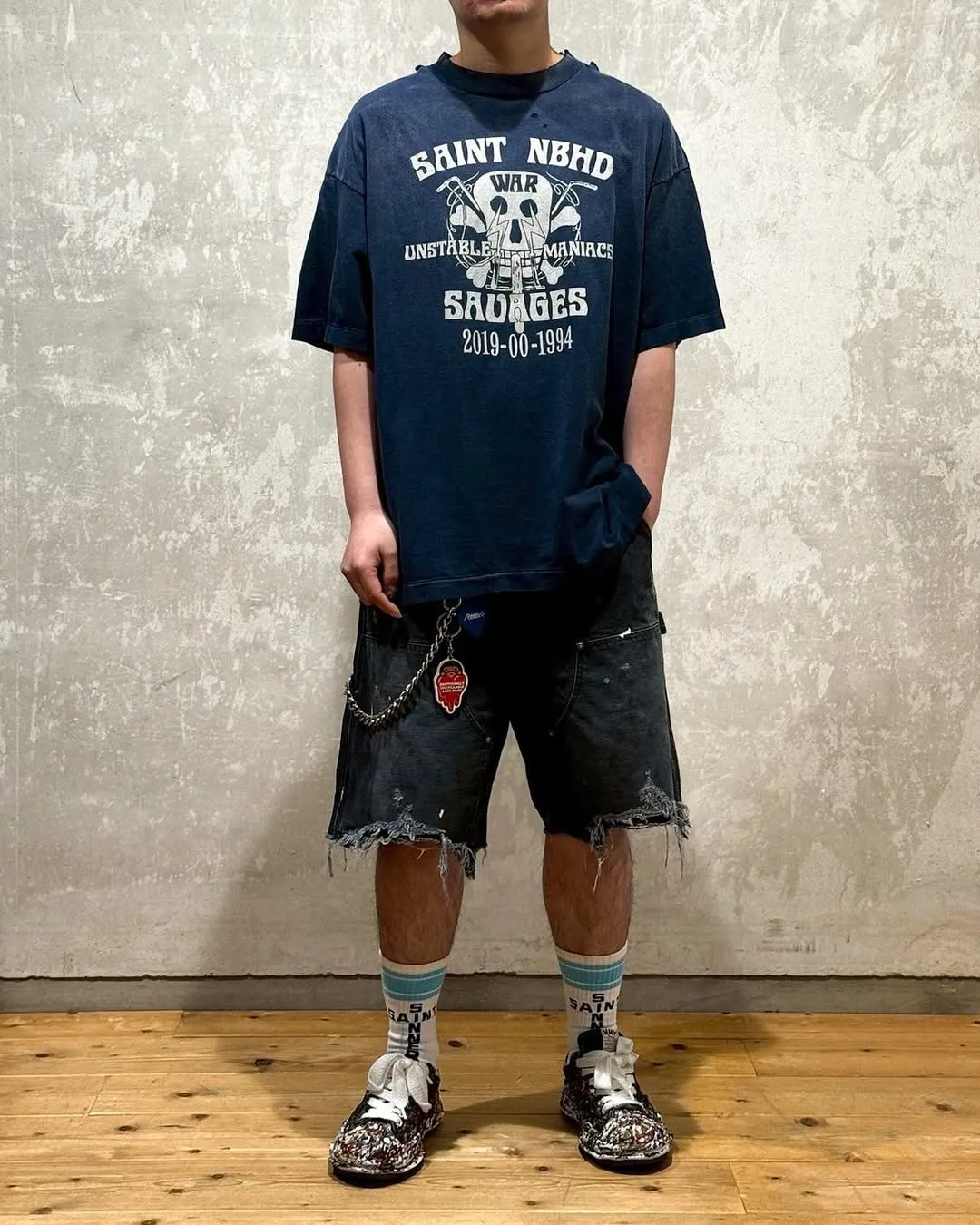 SAINT Mxxxxxx × NEIGHBORHOOD STHD . SS TEE SAINT NBHD/NVY NBHD Takizawa Shinsuke SAINT HOOD joint project Skeleton lightning destruction TEE Washed blue S-XL OE yarn tube weaving without side seam fabric Re-washed to make it distressed Cut and damaged treatment Ma Liu fading process Printing simulates natural distressed effect Correct version Customized joint main mark/wash mark/angel mark